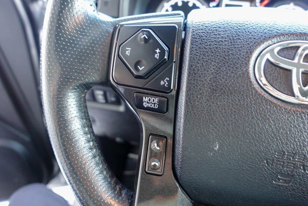 Certified 2022 Toyota 4Runner TRD Off-Road image 16