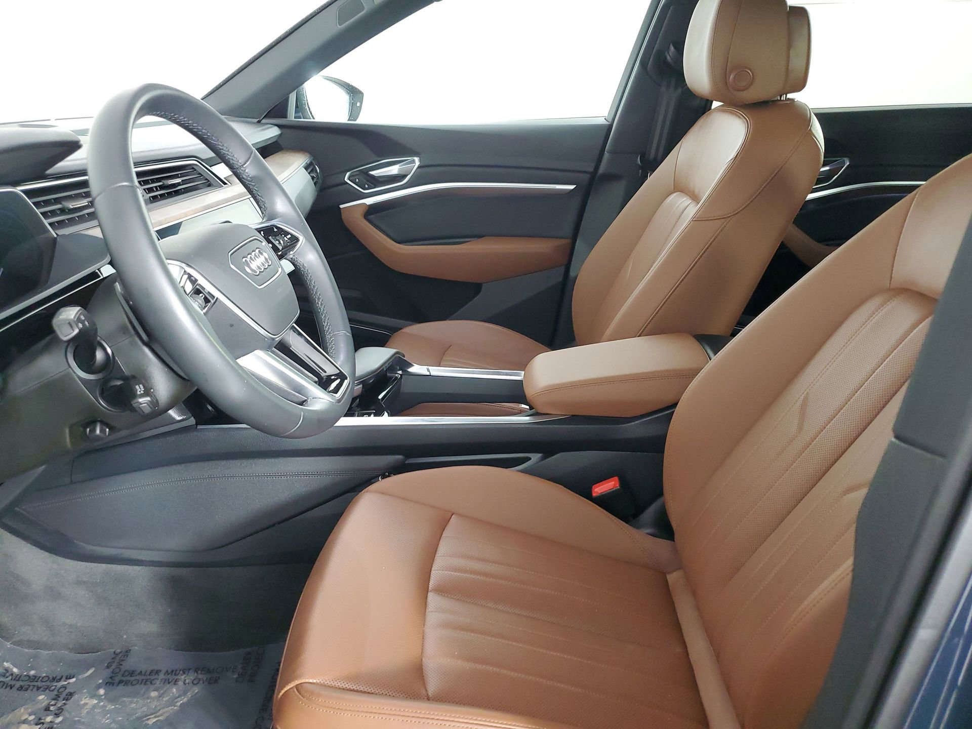 Used 2023 Audi e-tron Premium Plus w/ Premium Plus Package image 28