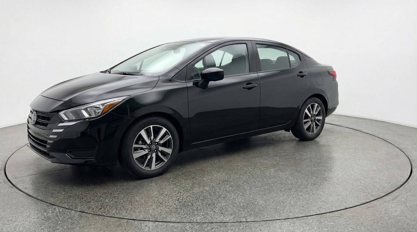 Used 2025 Nissan Versa SV image 3