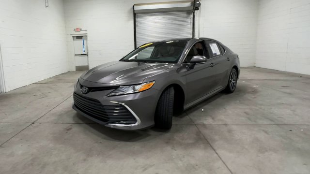 Used 2023 Toyota Camry XLE FWD image 8