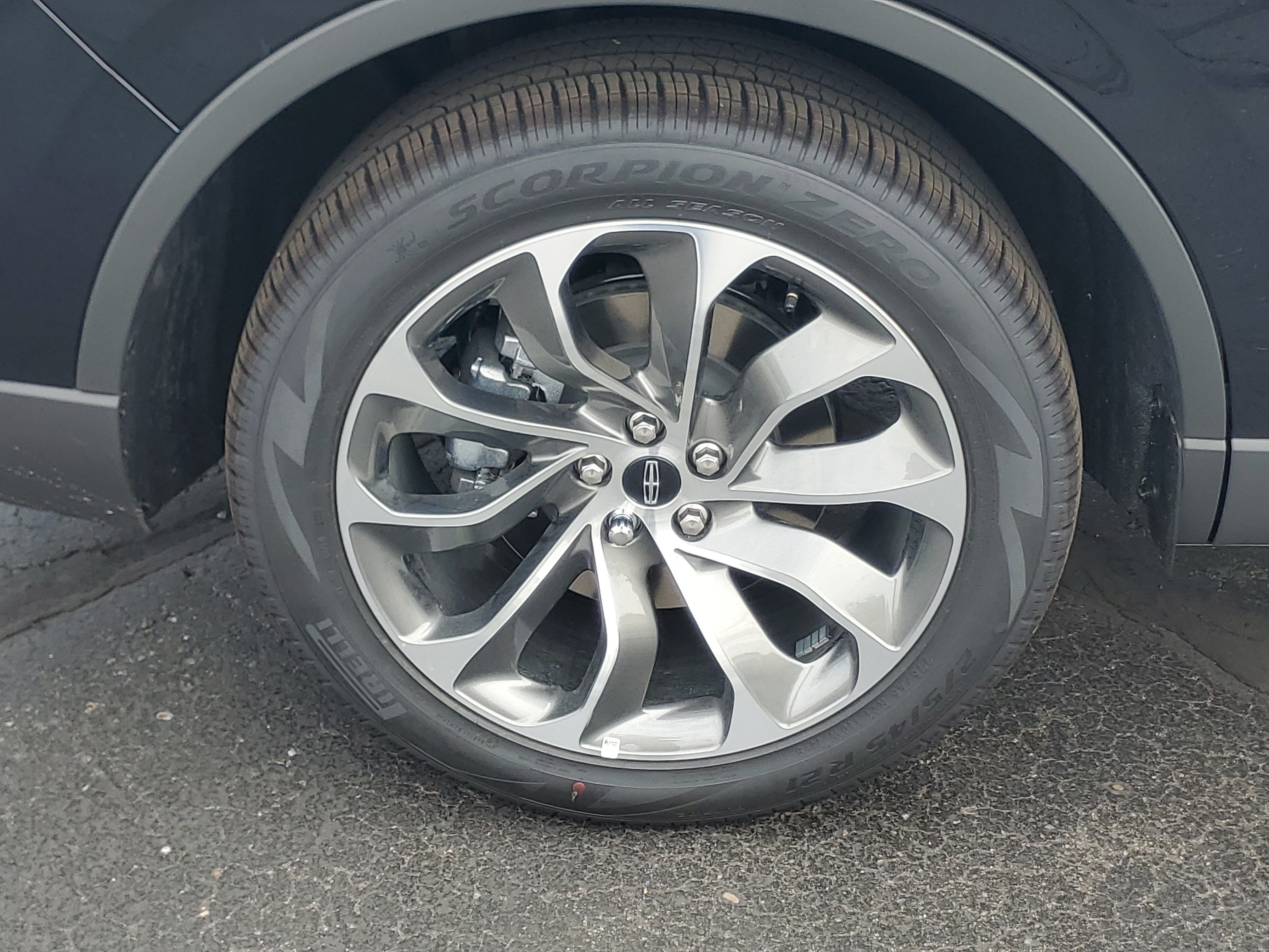 New 2026 Lincoln Aviator AWD image 5