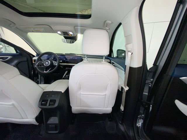 Used 2025 Buick Envision Avenir AWD/4WD image 36
