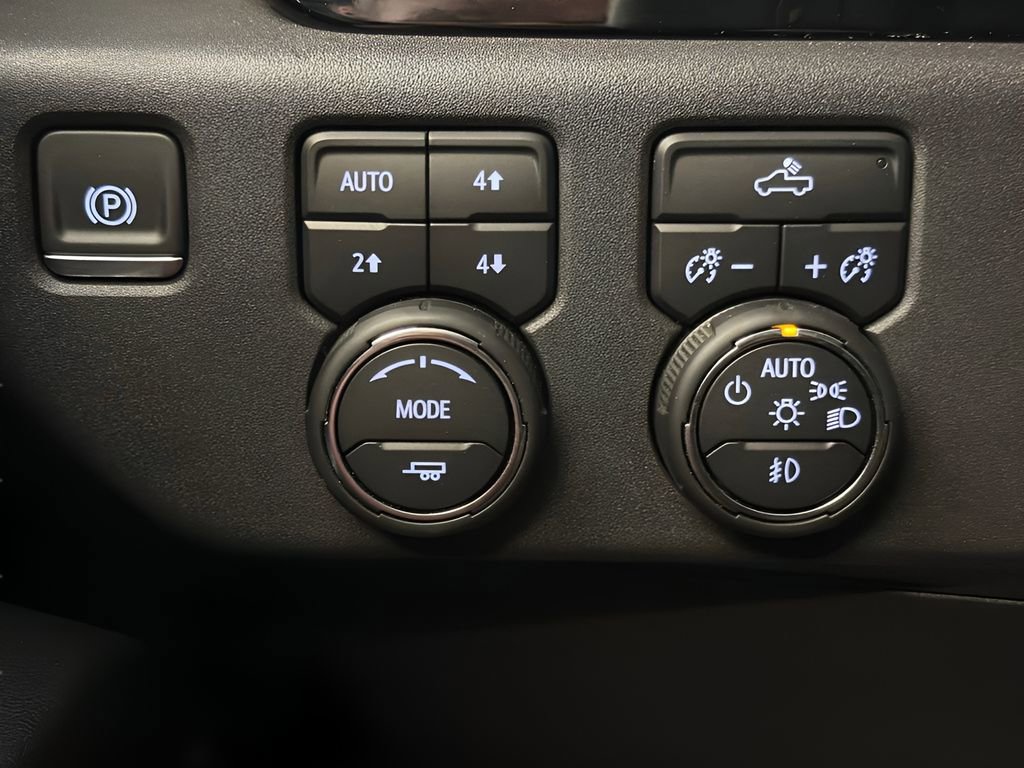 Certified 2024 Chevrolet Silverado 1500 LT Trail Boss w/ Convenience Package II image 33