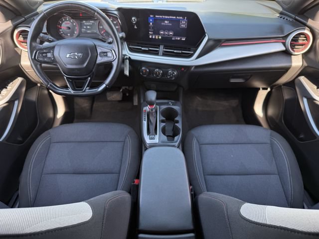 Certified 2025 Chevrolet Trax RS w/ Sunroof Package FWD image 12
