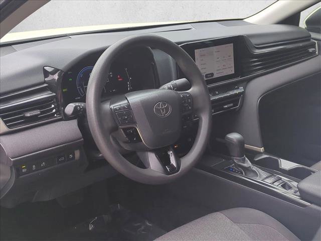 Used 2025 Toyota Camry LE image 10