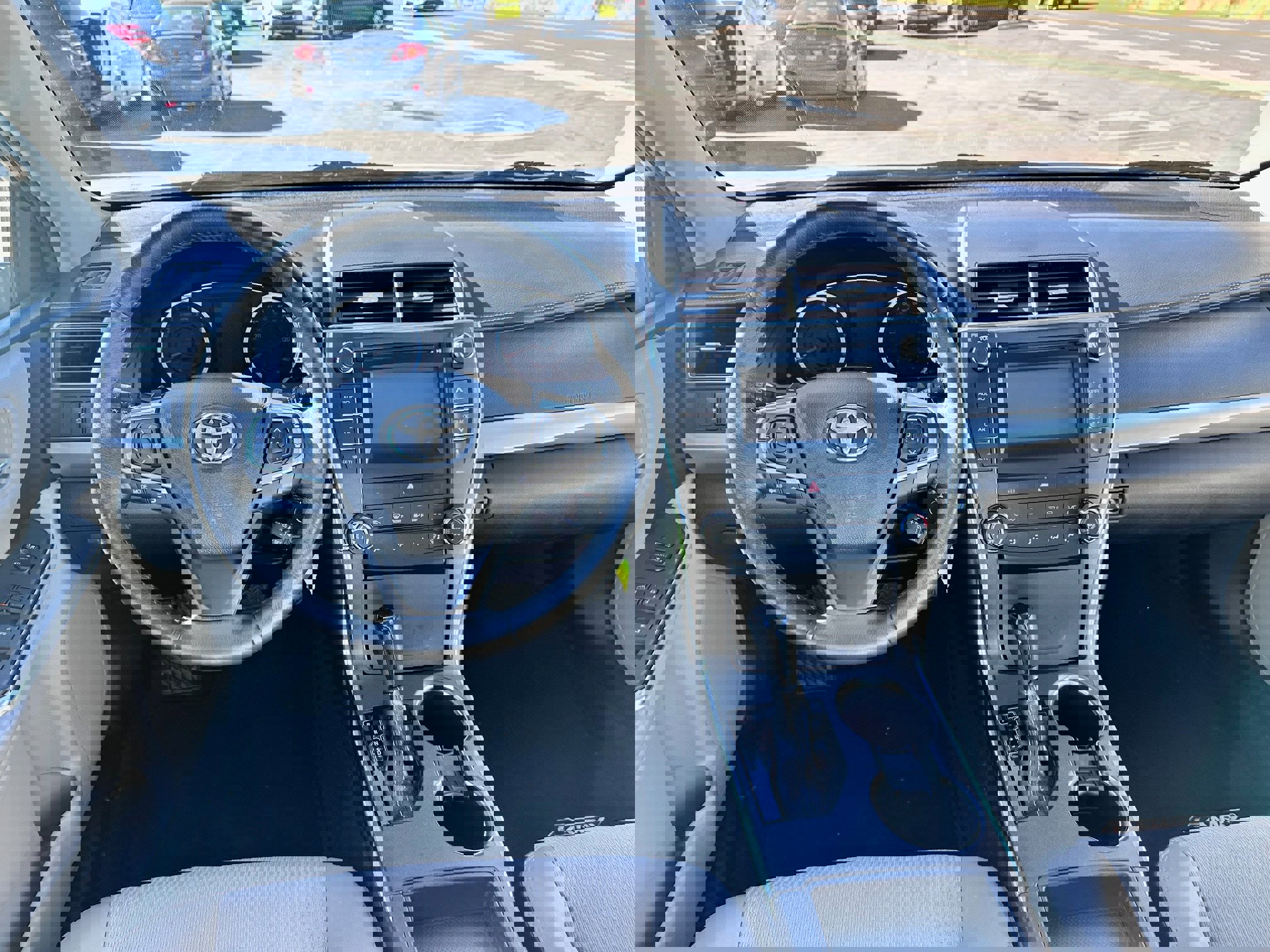 Used 2017 Toyota Camry SE image 7