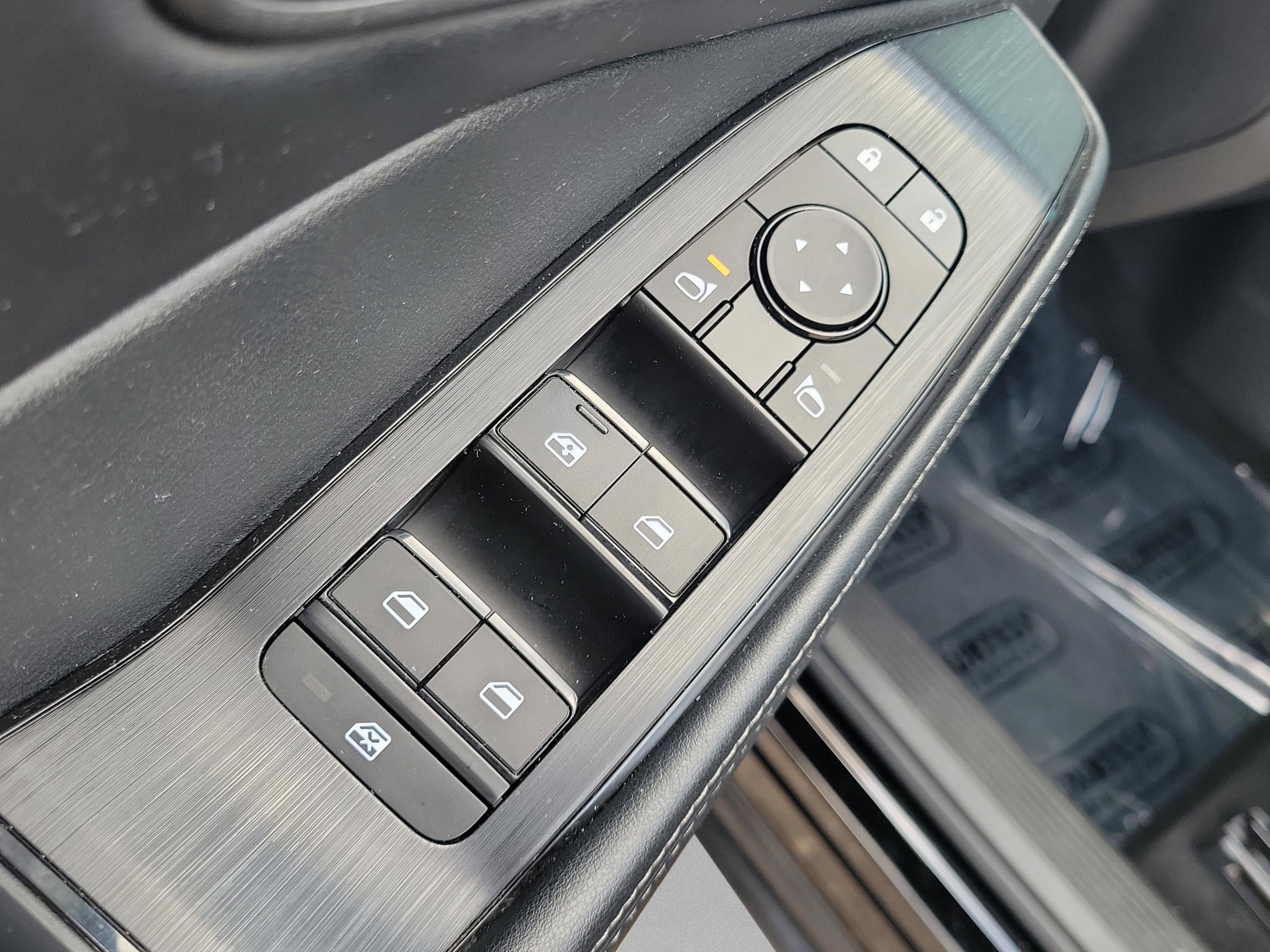 Certified 2024 Nissan Rogue SV image 21