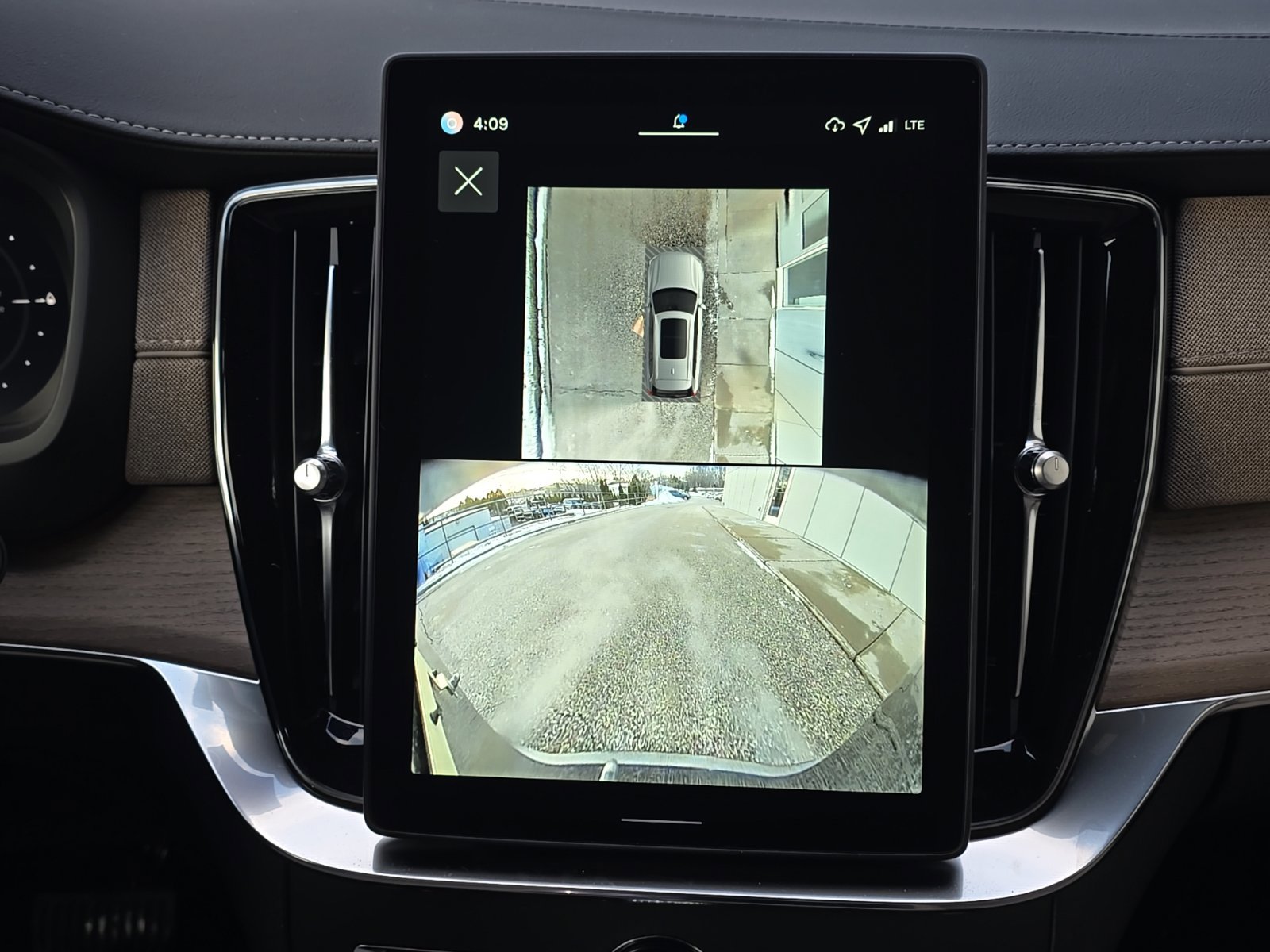 New 2026 Volvo XC90 T8 Plus w/ Protection Package image 17