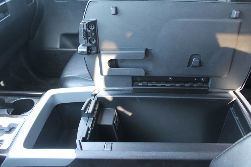 Used 2013 Nissan Titan SL w/ Moonroof Pkg image 41