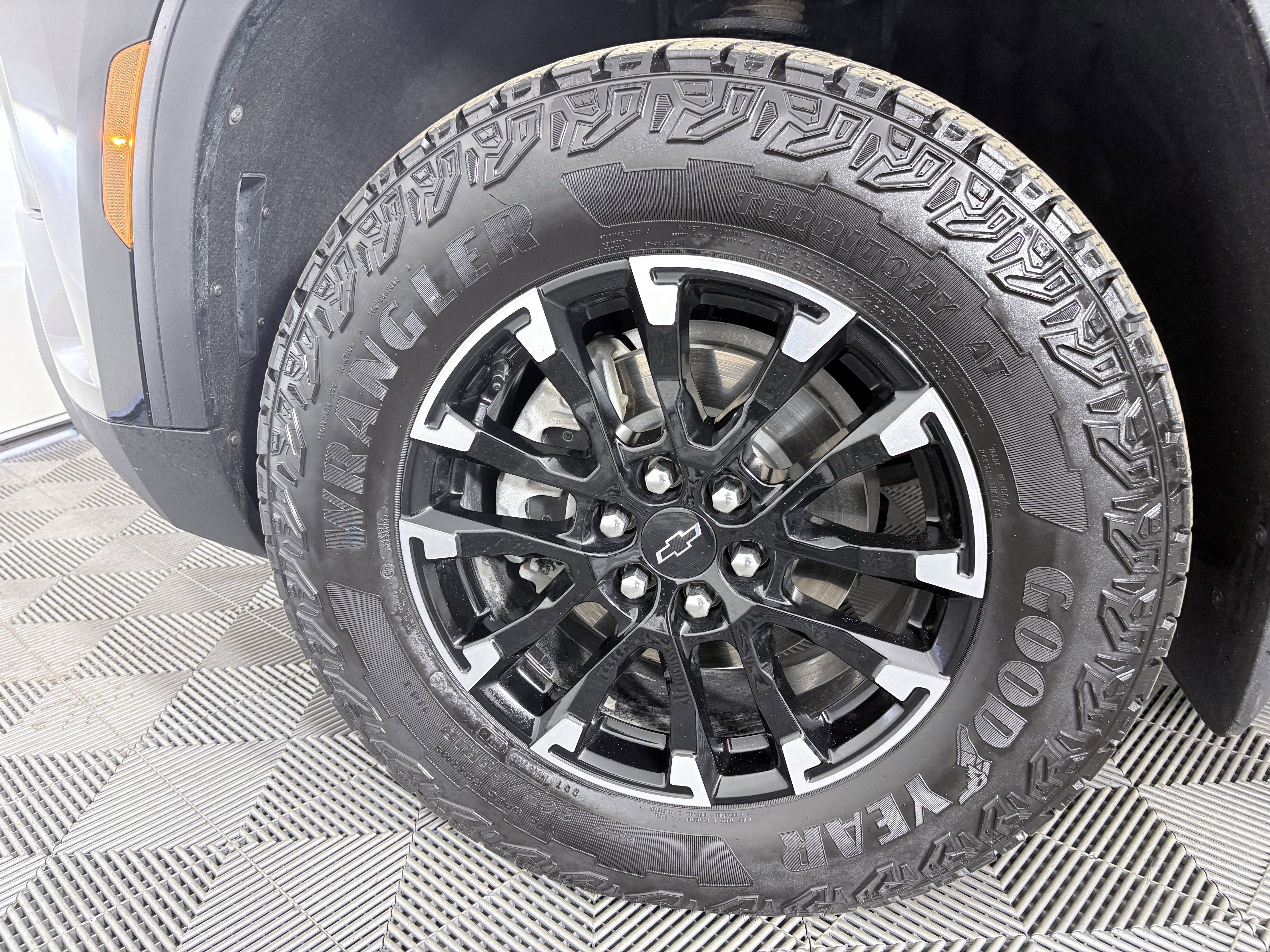 Used 2024 Chevrolet Traverse Z71 image 11