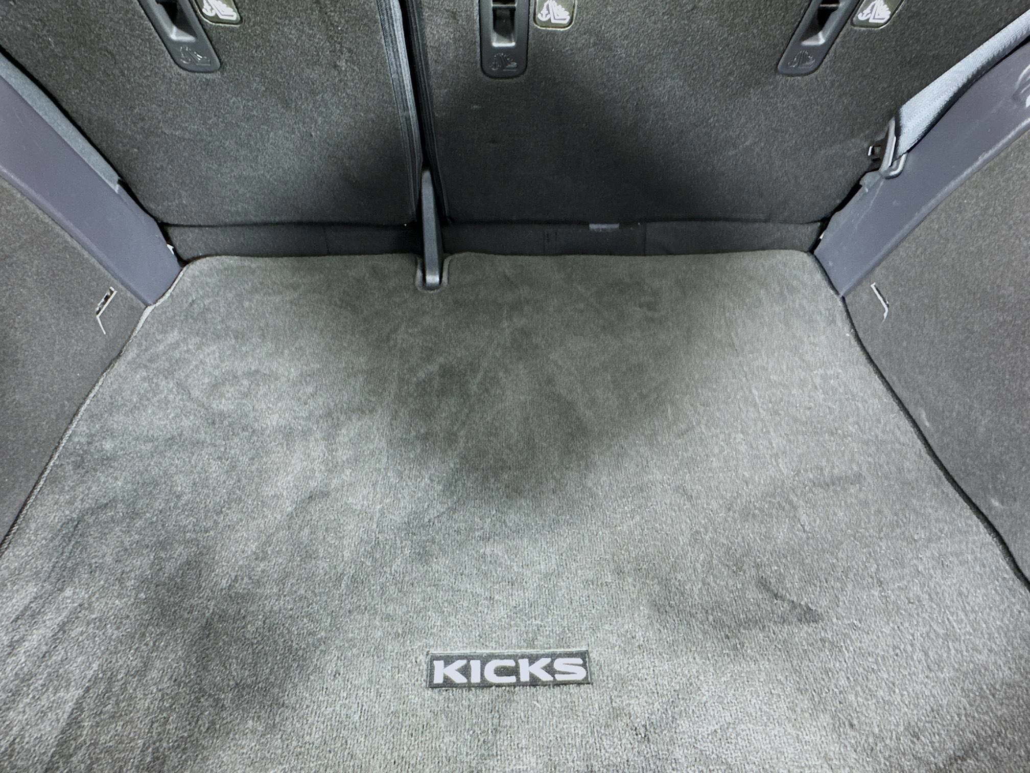 Used 2022 Nissan Kicks S image 34