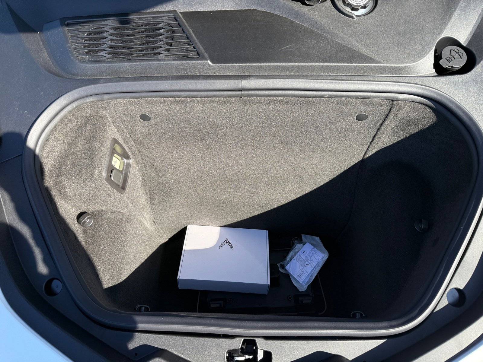 New 2026 Chevrolet Corvette Stingray Coupe w/ Battery Protection Package image 21