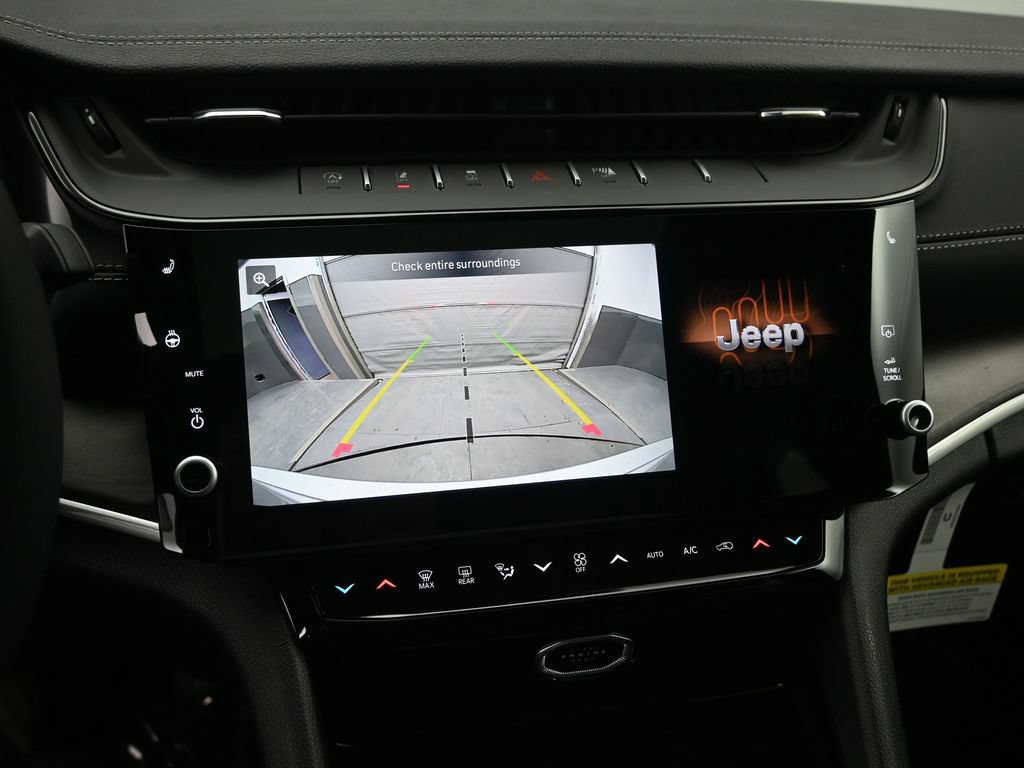 New 2026 Jeep Grand Cherokee Altitude AWD/4WD image 18