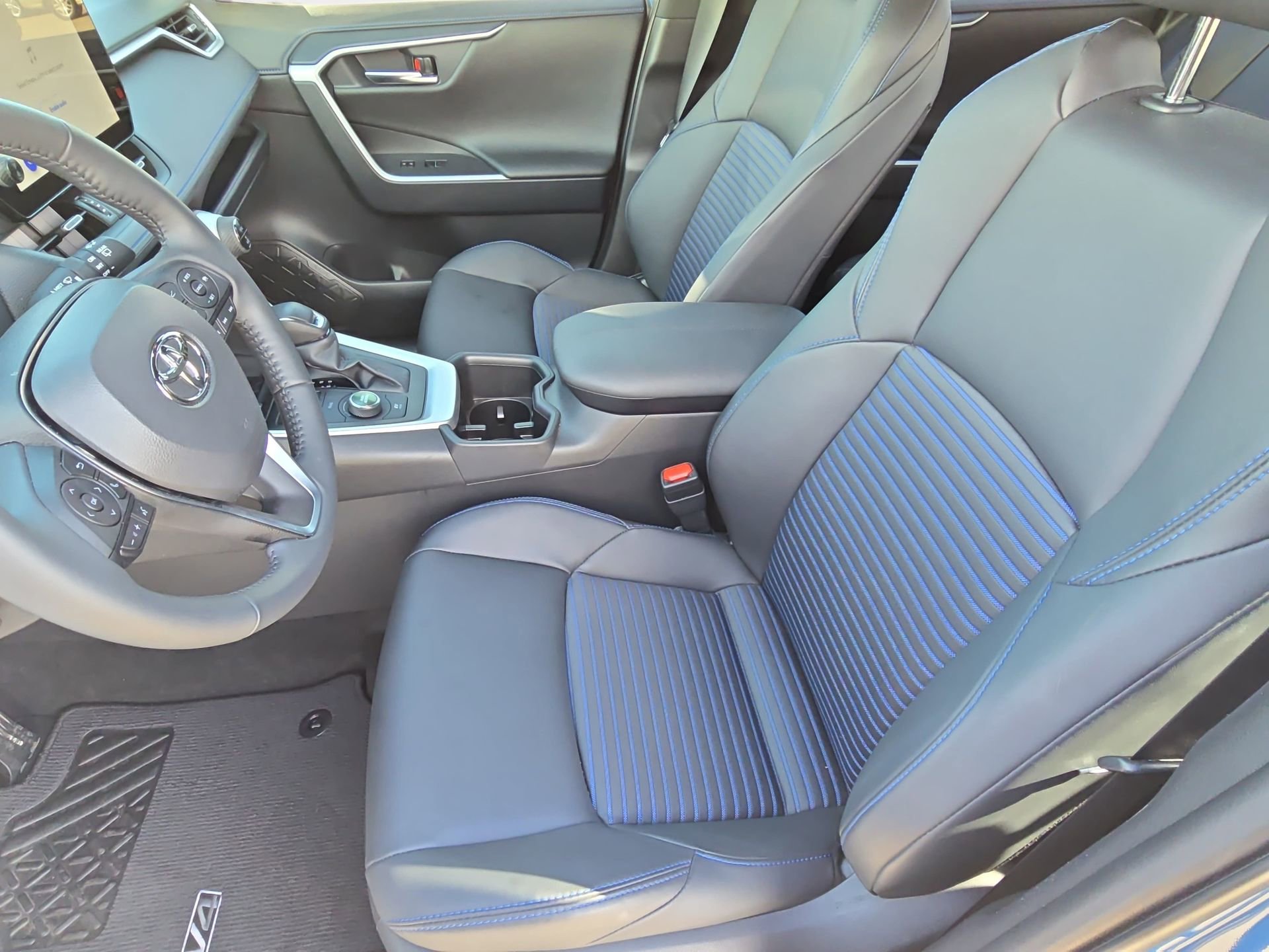 Used 2024 Toyota RAV4 XSE w/ Advanced Technology Package image 15