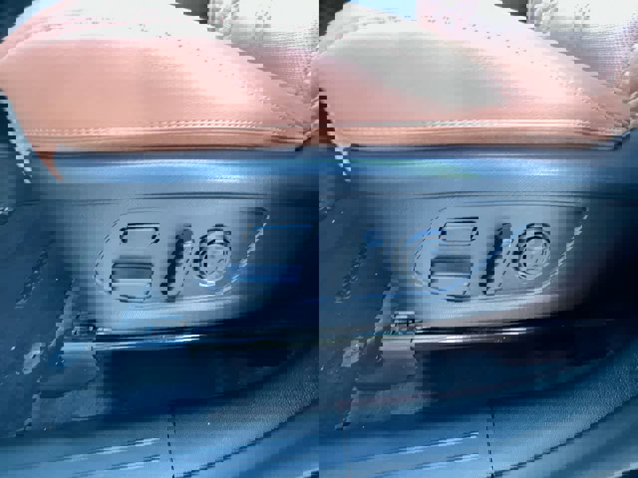 Used 2022 Kia Sorento SX Prestige w/ Rust Color Package image 12