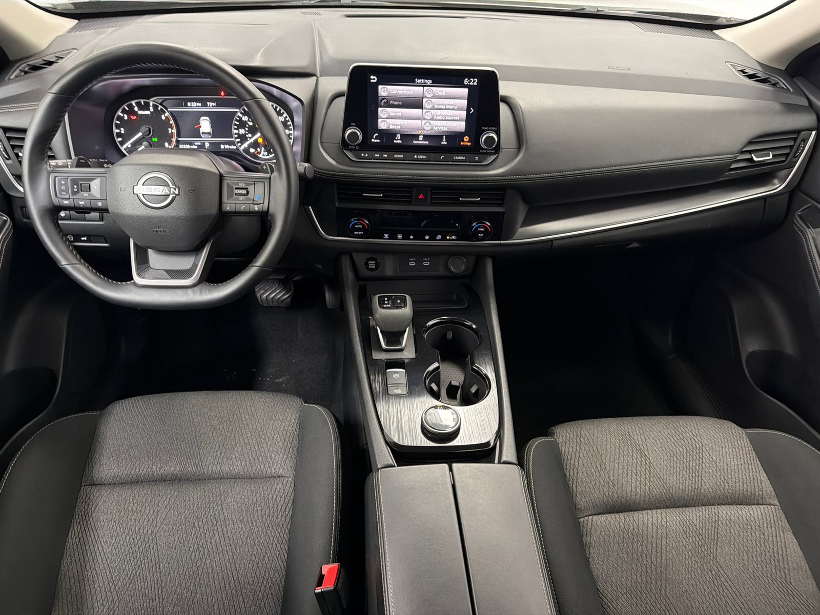 Used 2025 Nissan Rogue SV image 17