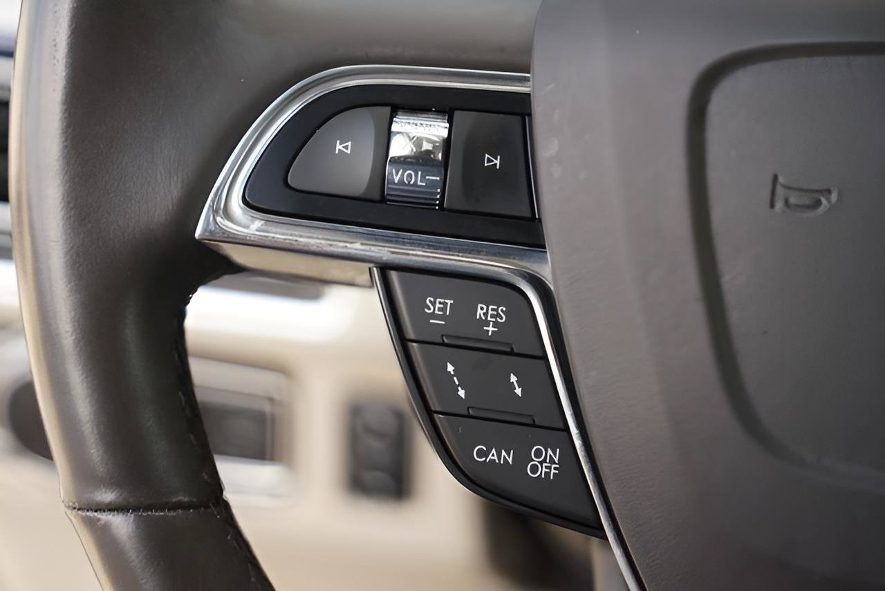 Used 2020 Lincoln Navigator L Reserve w/ Equipment Group 208A Reserve AWD/4WD image 25