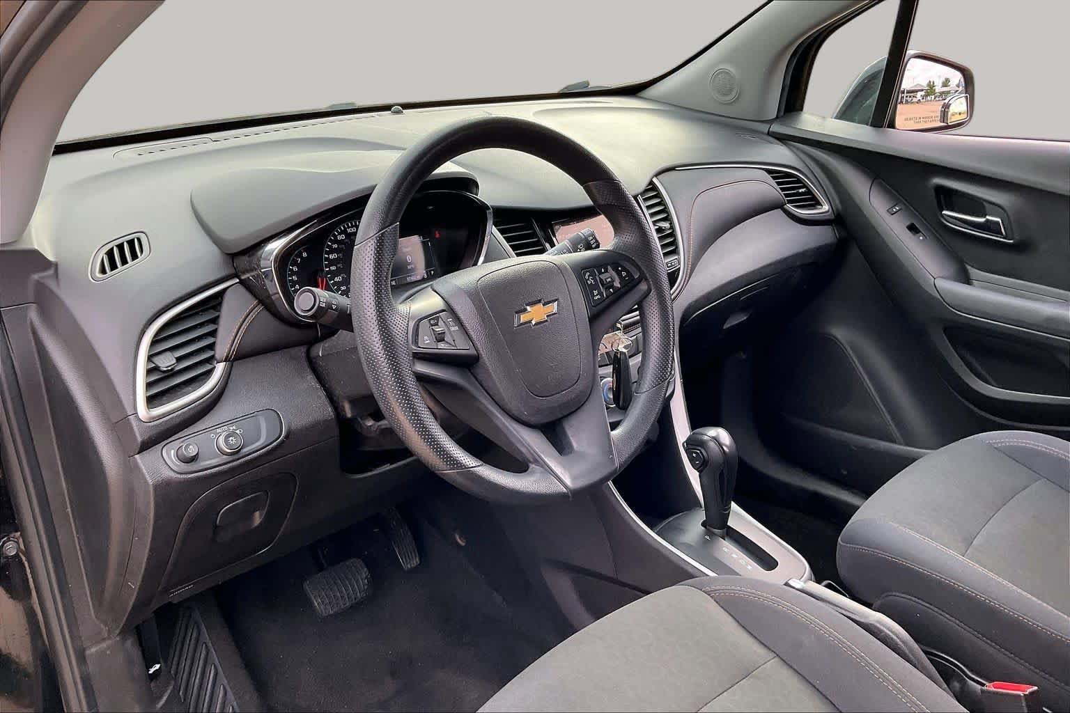 Used 2019 Chevrolet Trax LS w/ Tint and Cruise Package FWD image 17