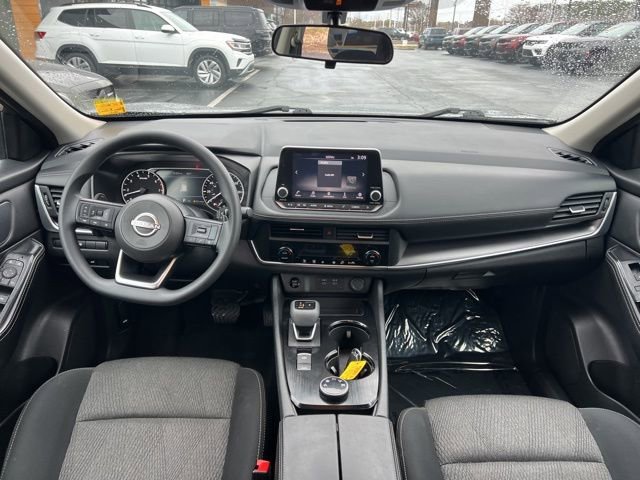 Used 2024 Nissan Rogue SV image 21