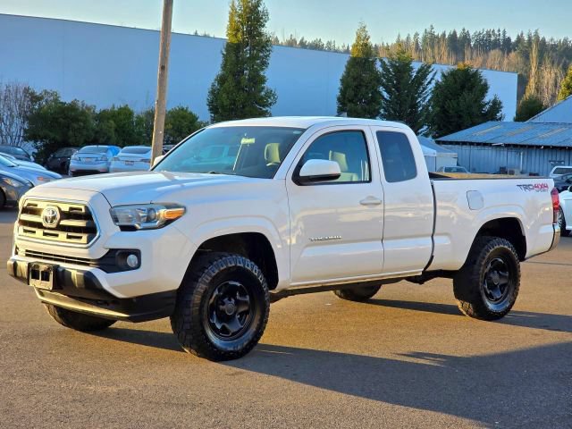 Used 2016 Toyota Tacoma SR5 AWD/4WD image 3