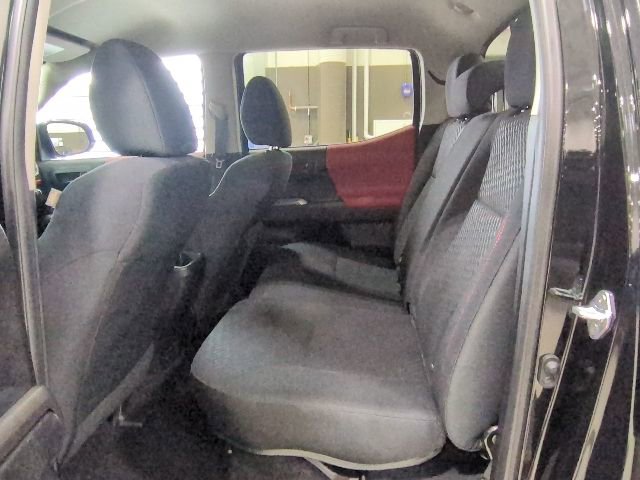 Used 2021 Toyota Tacoma SR5 AWD/4WD image 12