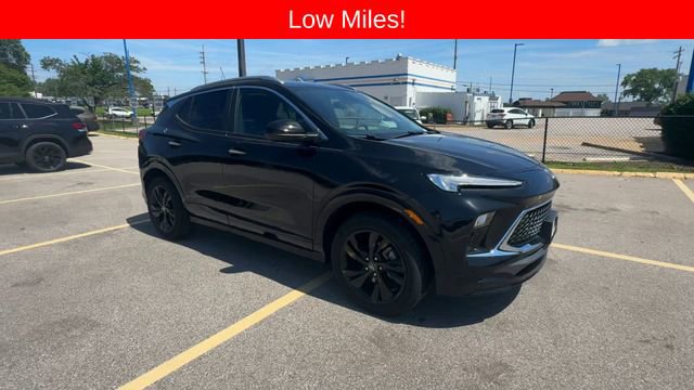 Used 2024 Buick Encore GX Sport Touring FWD image 2