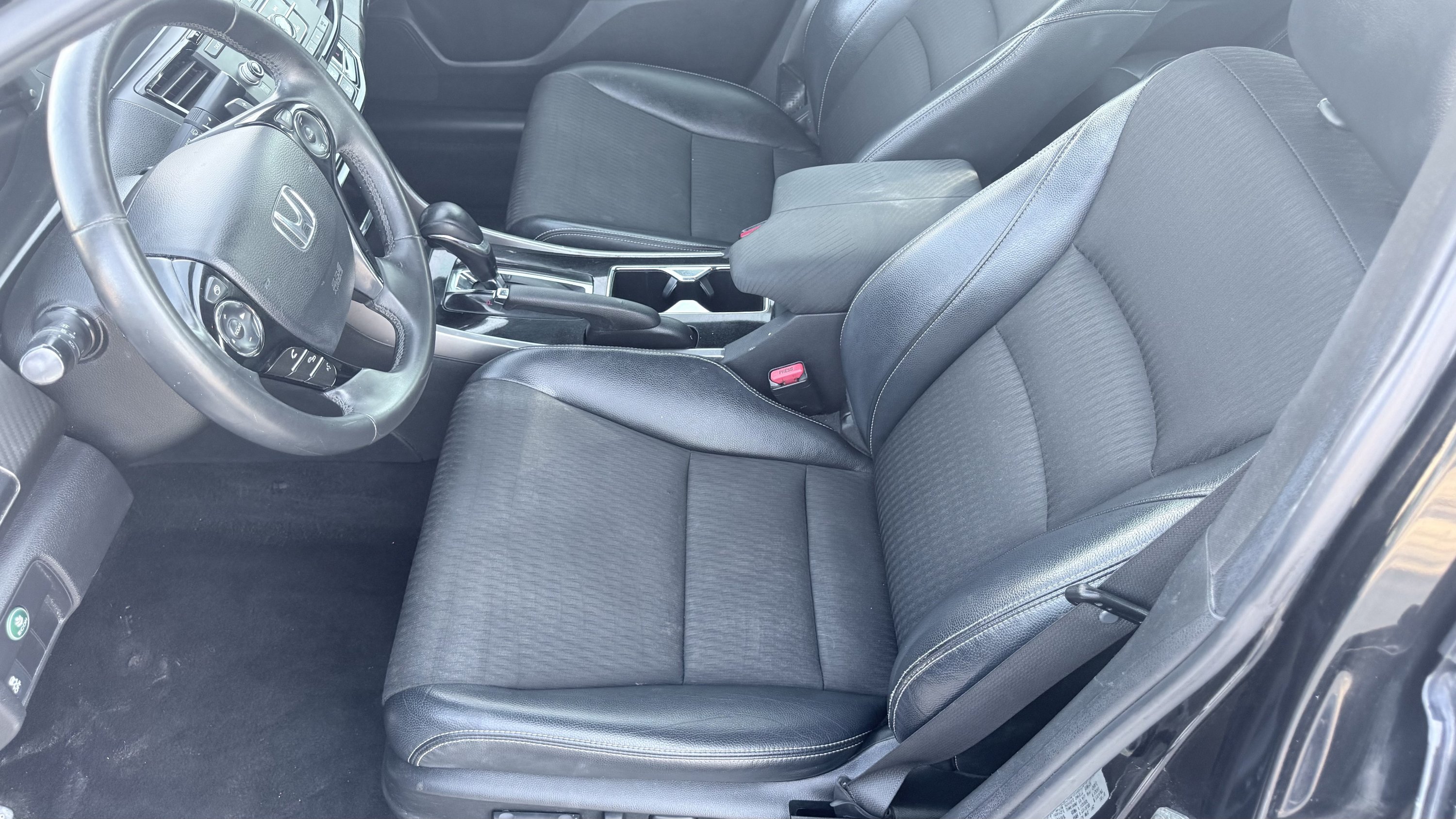 Used 2017 Honda Accord Sport image 21