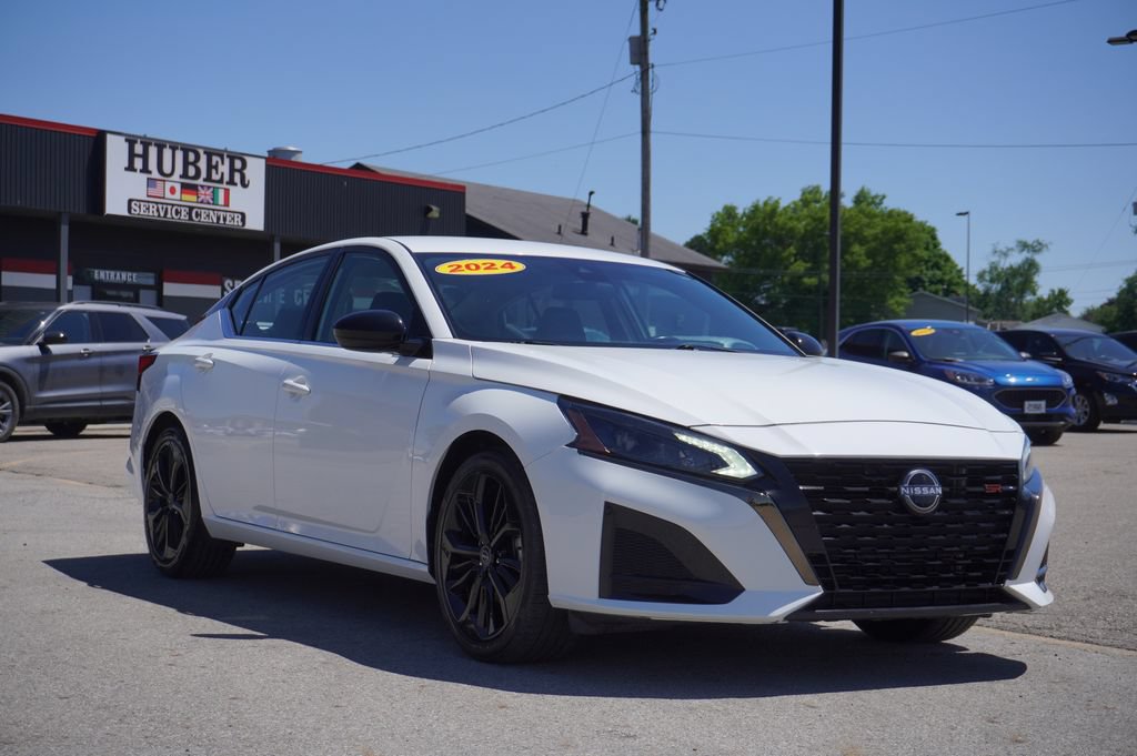 Used 2024 Nissan Altima 2.5 SR FWD image 9