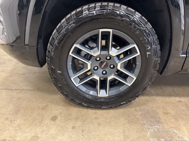 Used 2026 GMC Terrain AT4 w/ Technology Package II image 12