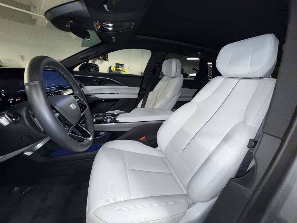 Used 2025 Cadillac Lyriq Sport AWD/4WD image 2