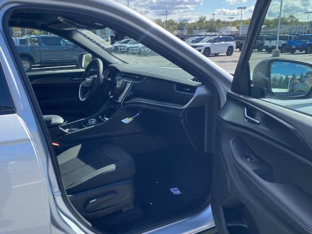 New 2025 Jeep Grand Cherokee 4WD image 27