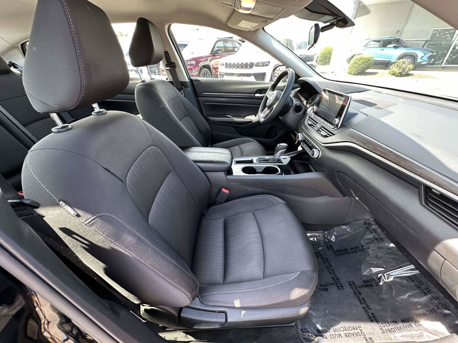 Used 2024 Nissan Altima 2.5 SV FWD image 23