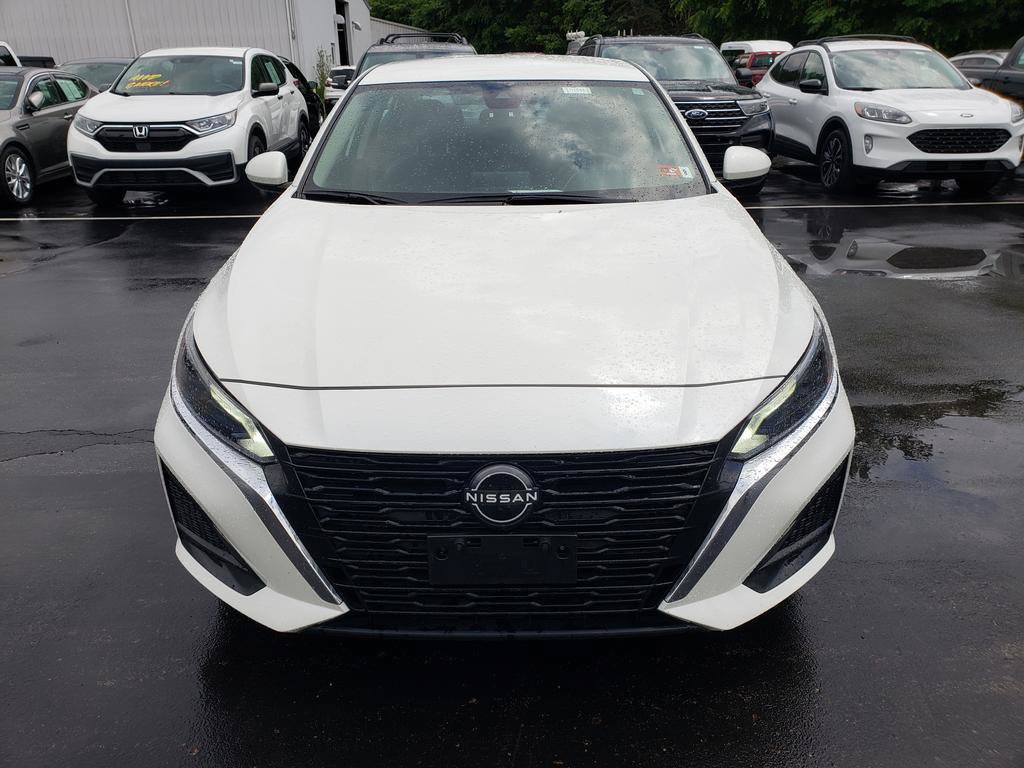 Used 2023 Nissan Altima 2.5 SV FWD image 2