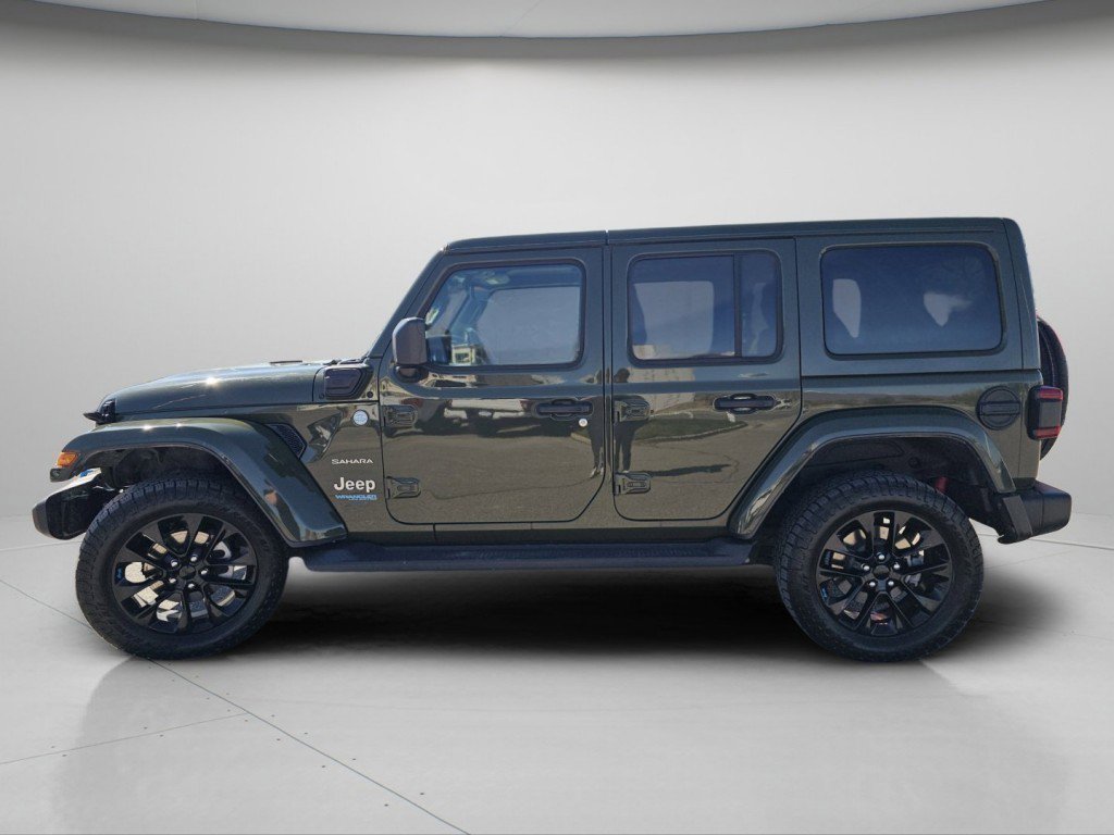 Used 2022 Jeep Wrangler Unlimited Sahara w/ Cold Weather Group image 22