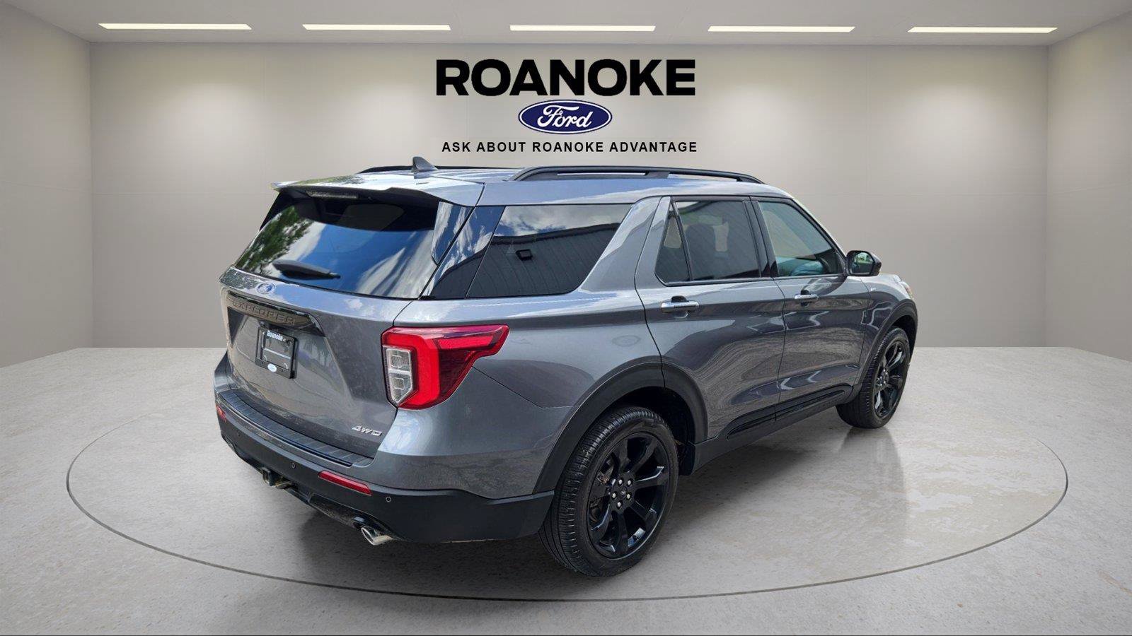Used 2024 Ford Explorer ST-Line w/ Class IV Trailer Tow Package AWD/4WD image 12