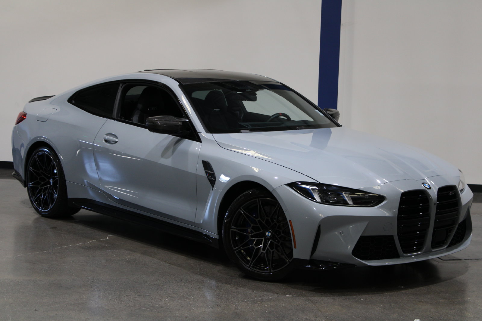 Used 2025 BMW M4 Competition RWD image 2