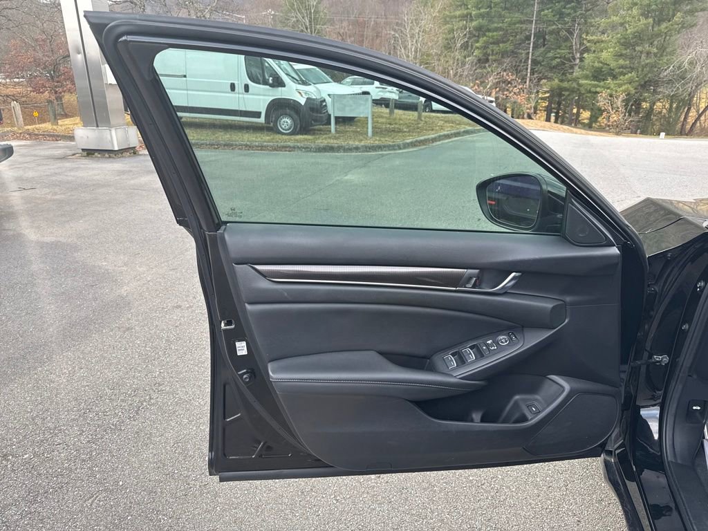 Used 2021 Honda Accord Sport image 11