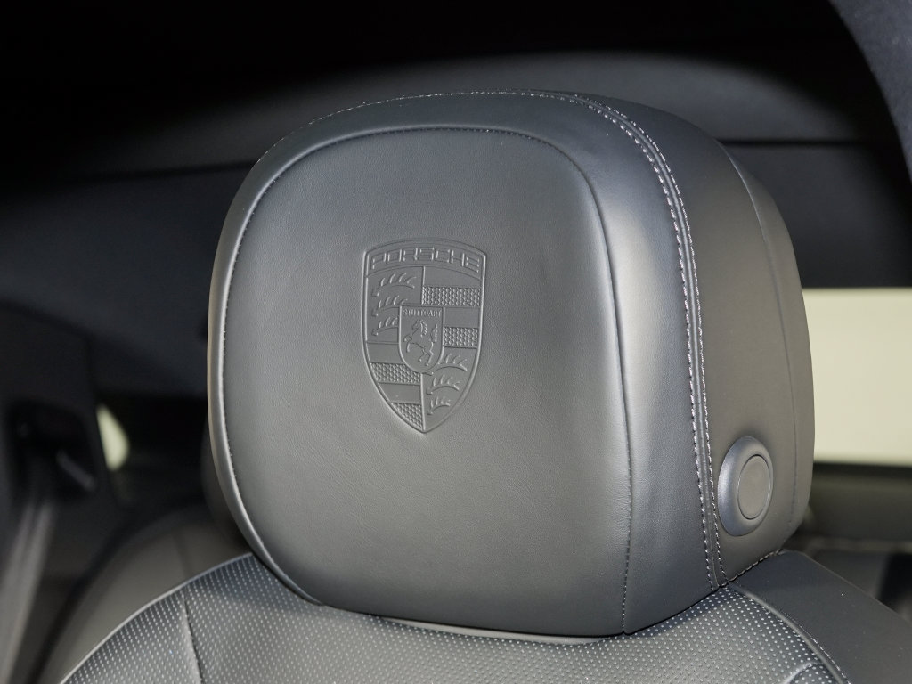 New 2026 Porsche Cayenne Coupe AWD/4WD image 18