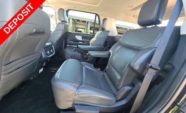 Used 2025 Ford Expedition Active image 14