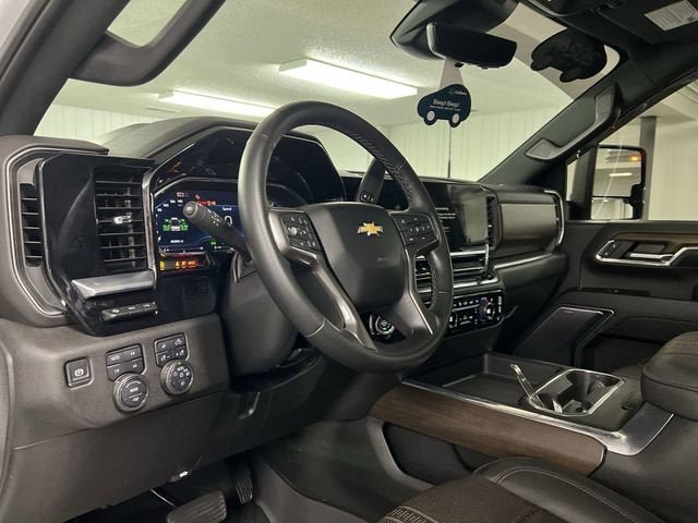 Certified 2024 Chevrolet Silverado 3500 High Country w/ Technology Package AWD/4WD image 10