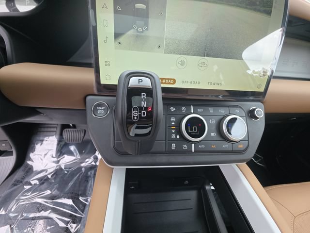 New 2026 Land Rover Defender 110 X-Dynamic SE AWD/4WD image 24