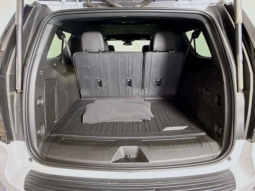Used 2025 Chevrolet Suburban LT w/ Comfort Package AWD/4WD image 26