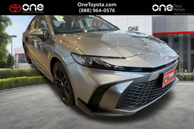 Used 2026 Toyota Camry SE w/ Convenience Package