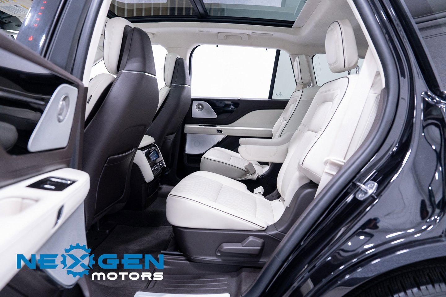 Used 2022 Lincoln Aviator Black Label w/ Dynamic Handling Package image 42