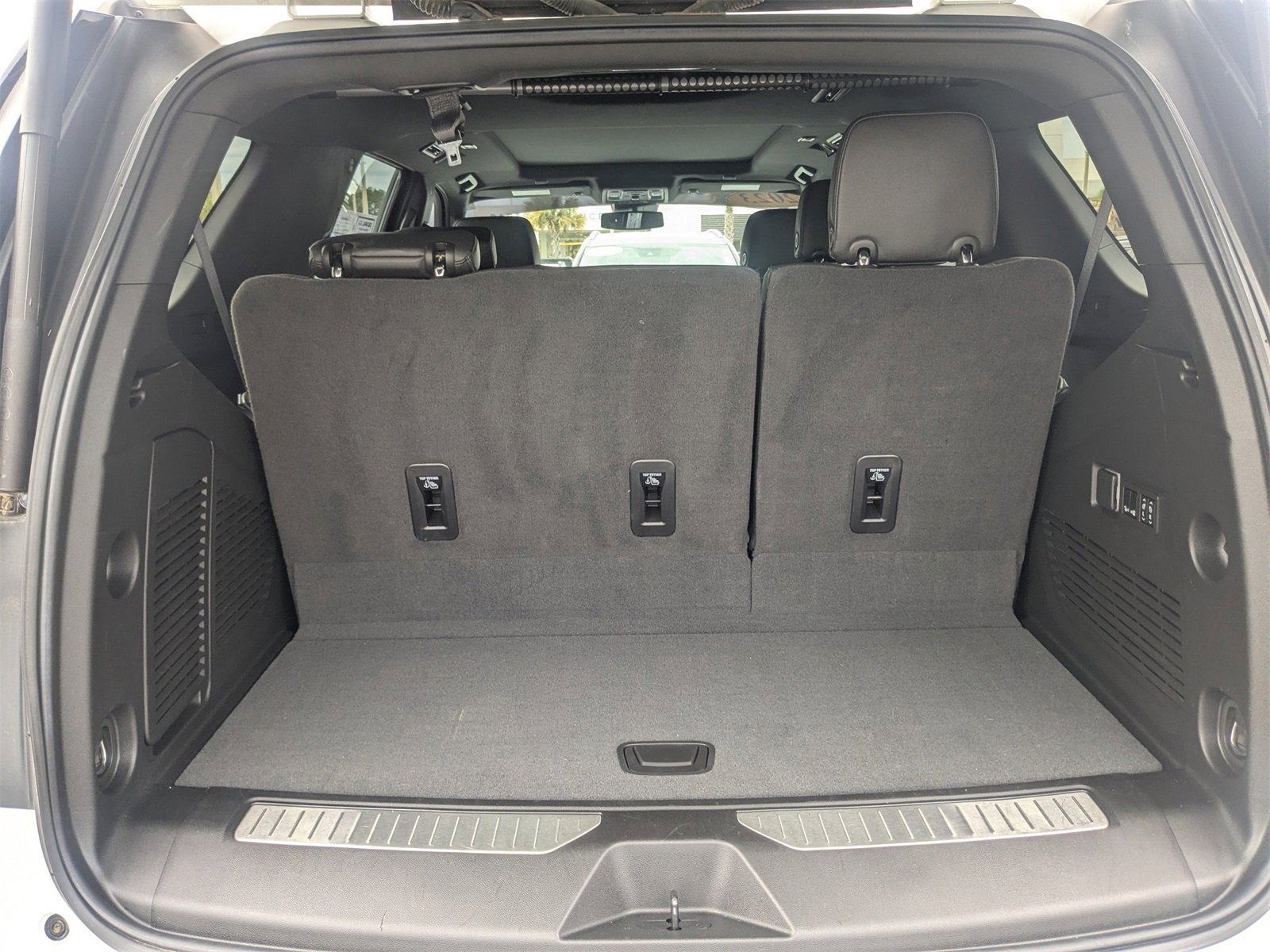 Used 2023 Chevrolet Tahoe Z71 w/ Luxury Package image 13