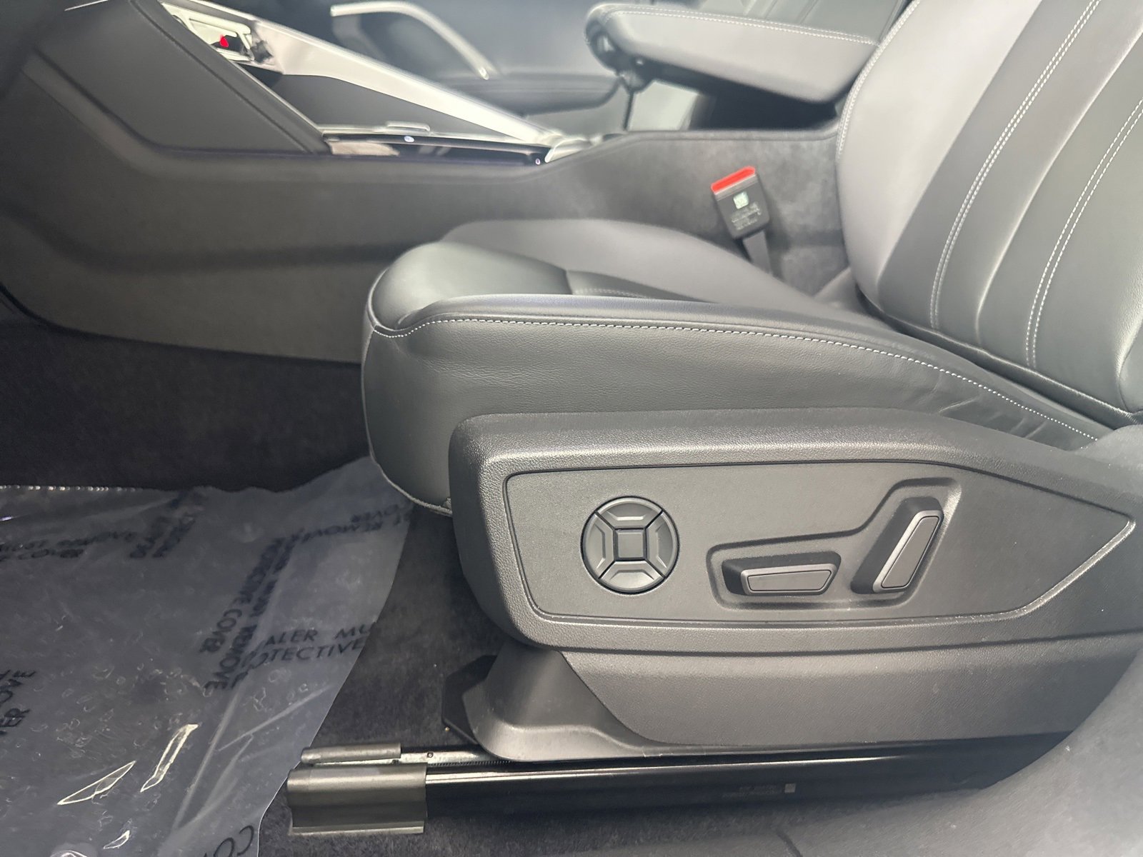 Certified 2025 Audi Q5 2.0T Premium Plus w/ Premium Plus image 12