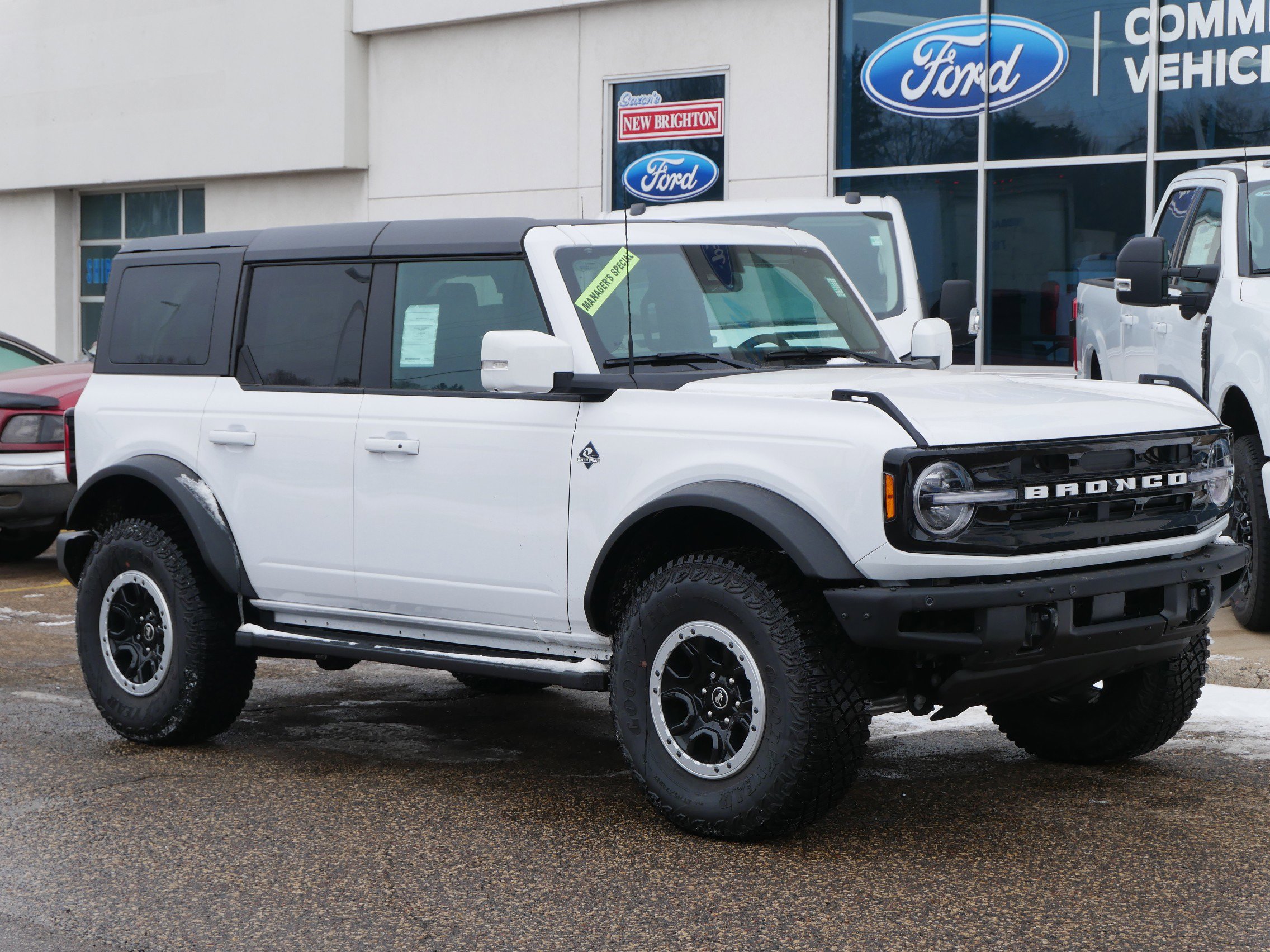 New 2024 Ford Bronco Outer Banks w/ Sasquatch Package image 4