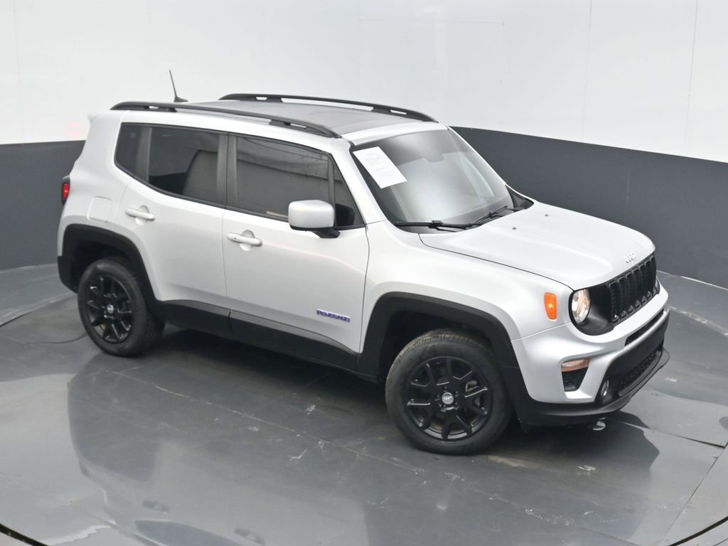 Certified 2020 Jeep Renegade Latitude w/ Cold Weather Group image 37