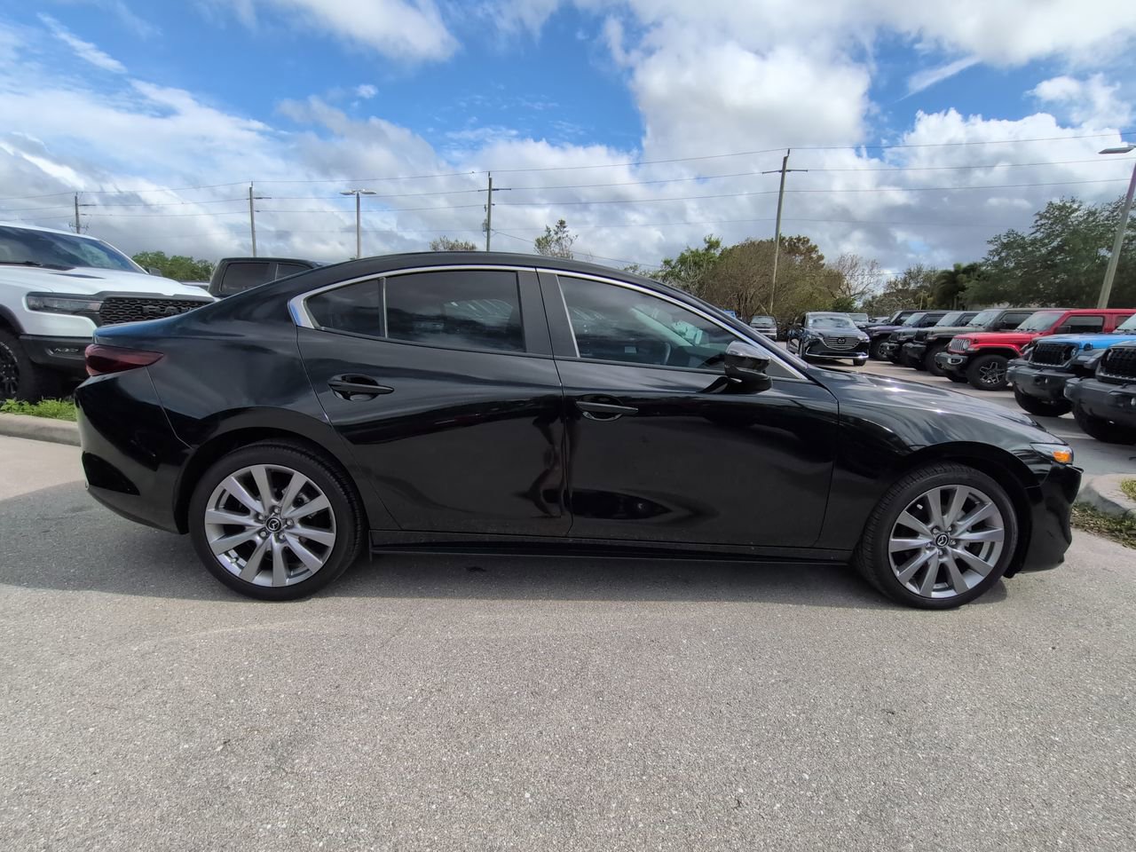 Used 2023 MAZDA MAZDA3 s image 4