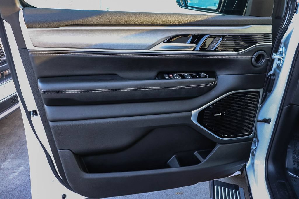 New 2026 Jeep Grand Wagoneer Limited AWD/4WD image 25